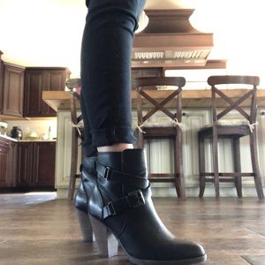 Unworn American Eagle Black Booties sz 8